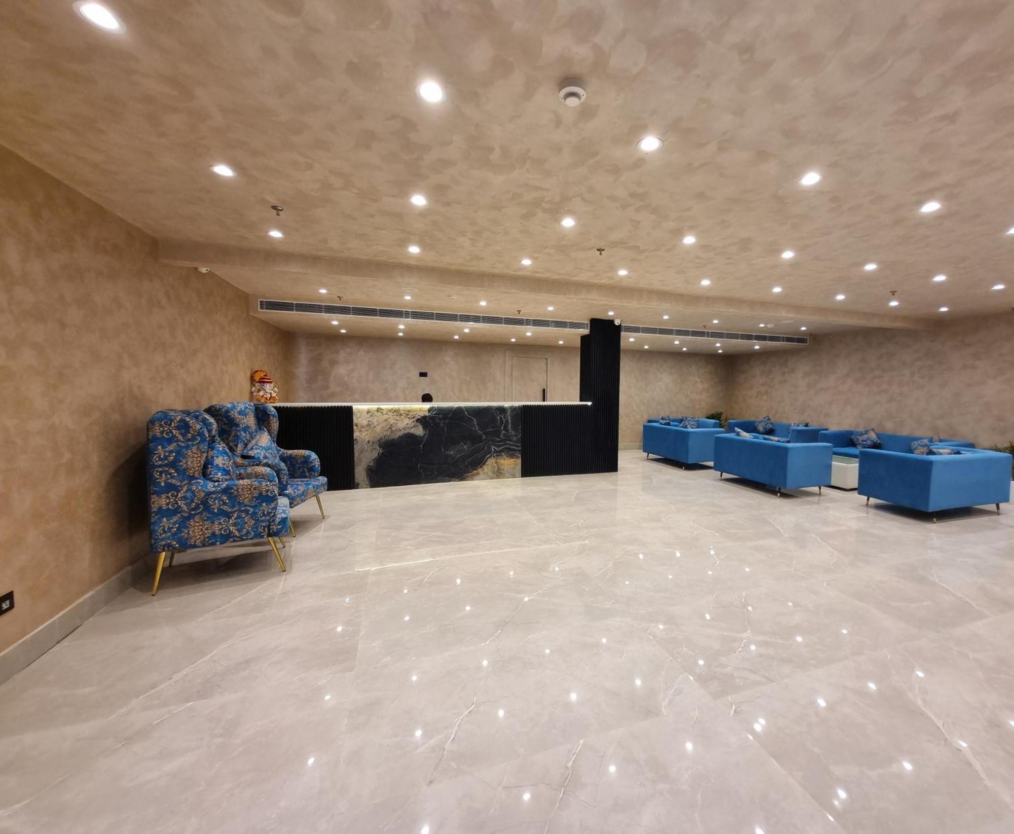 Chinhat Dolphin Club酒店 外观 照片